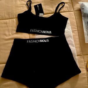 SPORTS BRA AND BOTTOM SET 😊